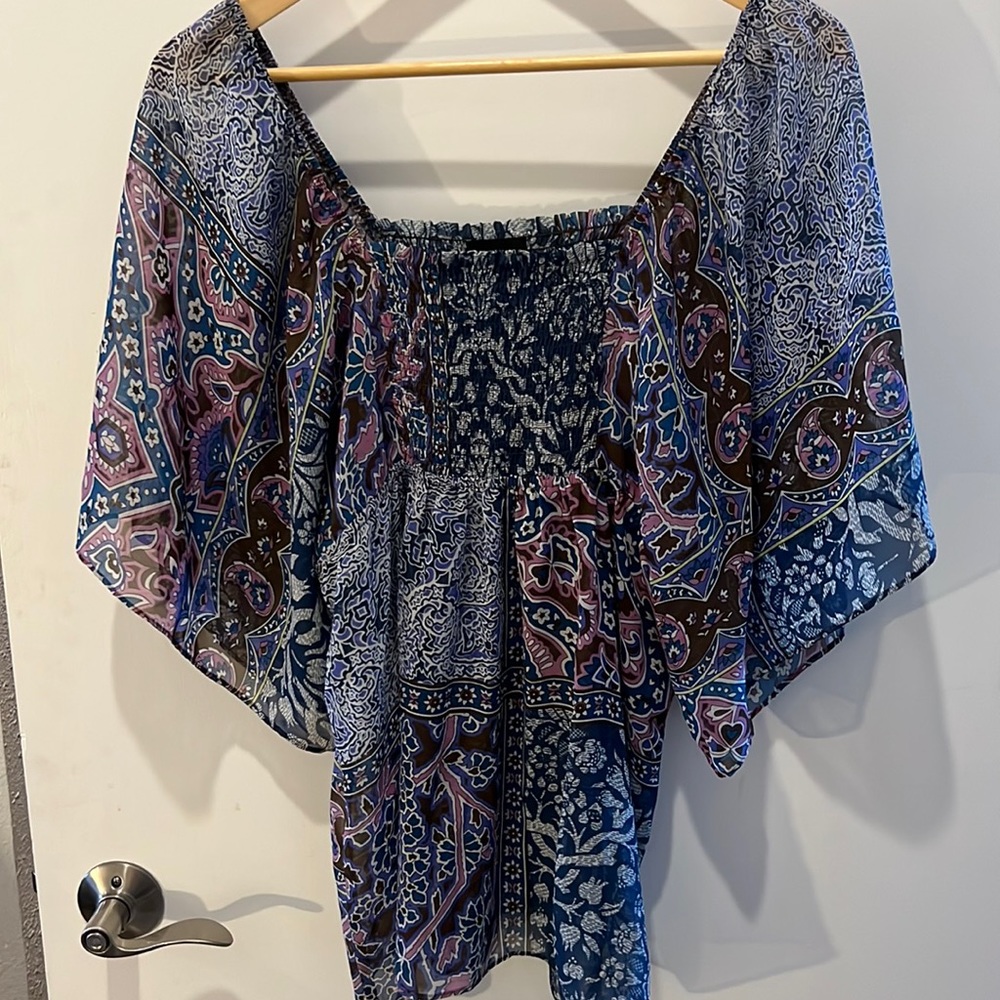 EUC TwentyOne peasant flowy top